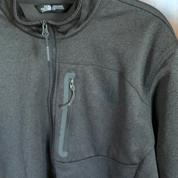 Men’s North Face 1/2 zip pullover - Picture 2 of 4